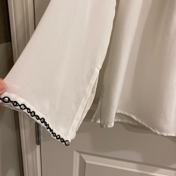 Georgette Top. Excellent Condition. White. Large. Beautiful - Picture 7 of 11